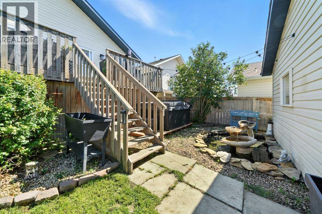 Photo 25 of 28 Lanterman Close, Red Deer AB