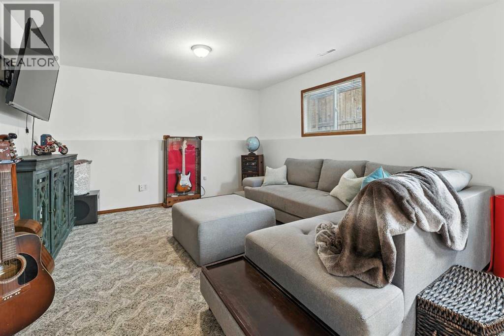 Photo 7 of 28 Lanterman Close, Red Deer AB