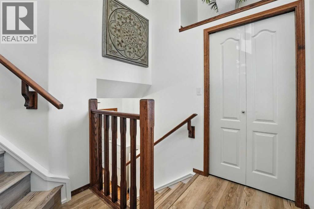 Photo 9 of 28 Lanterman Close, Red Deer AB