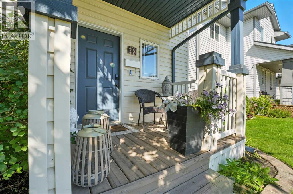 Photo 6 of 28 Lanterman Close, Red Deer AB