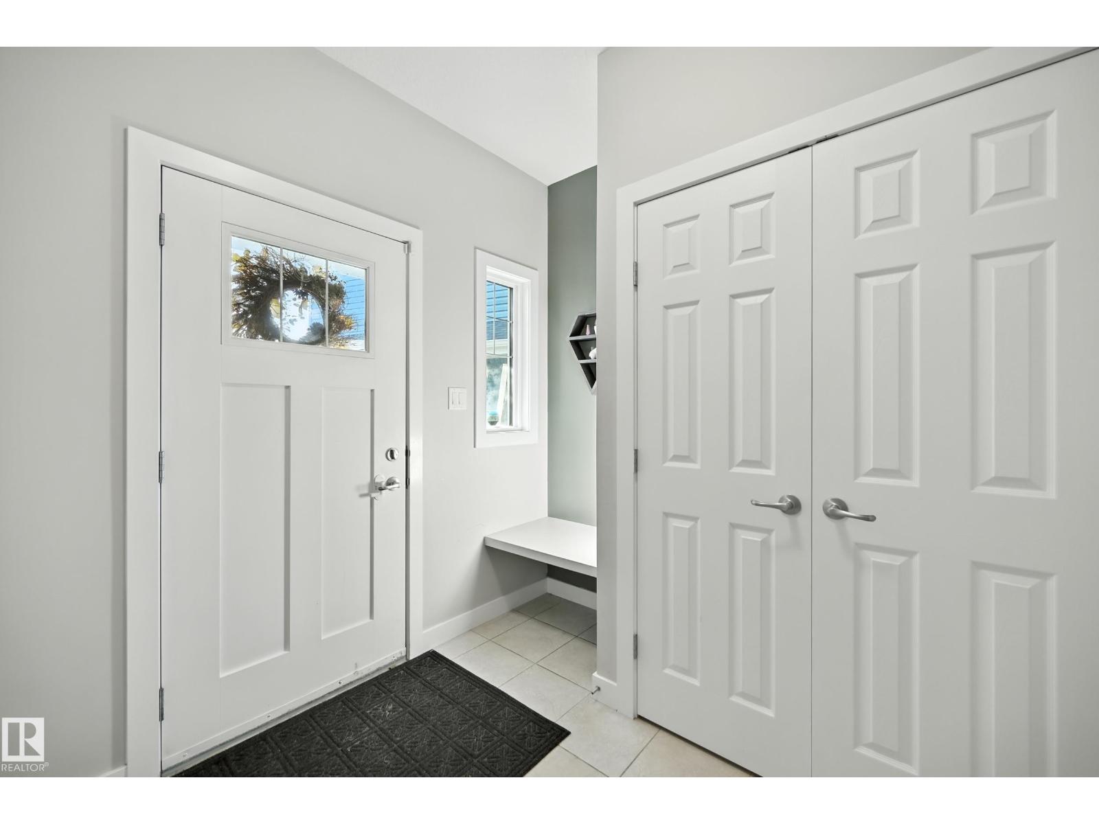 Photo 10 of 16640 14 Av Sw, Edmonton AB
