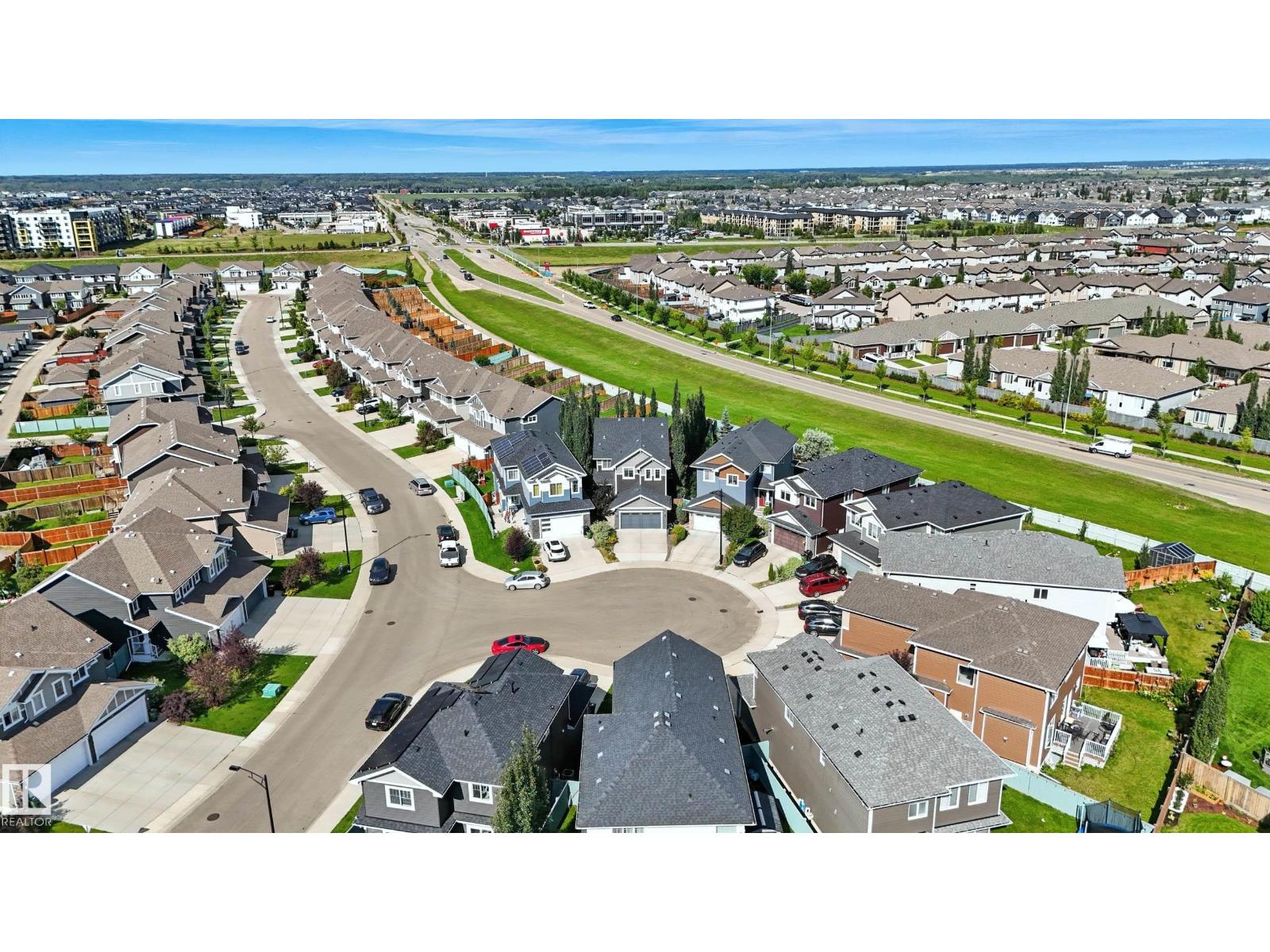 Photo 2 of 16640 14 Av Sw, Edmonton AB
