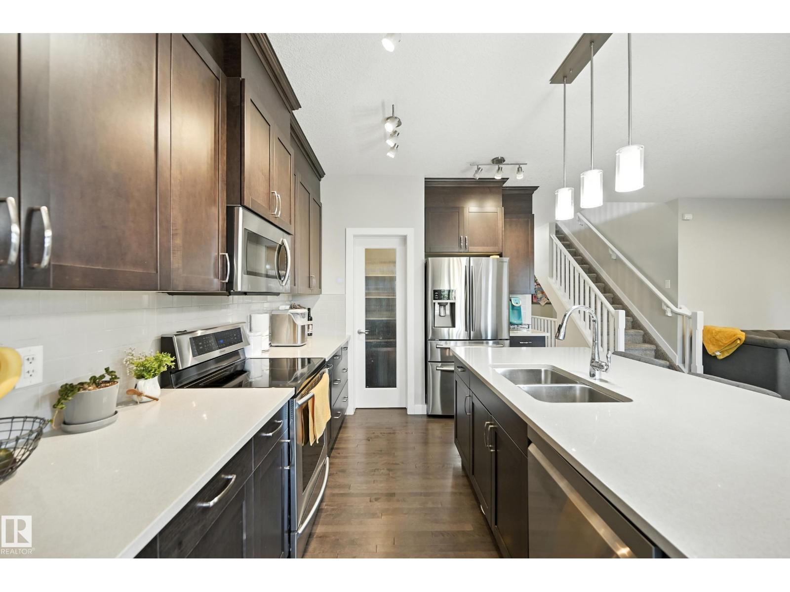 Photo 17 of 16640 14 Av Sw, Edmonton AB
