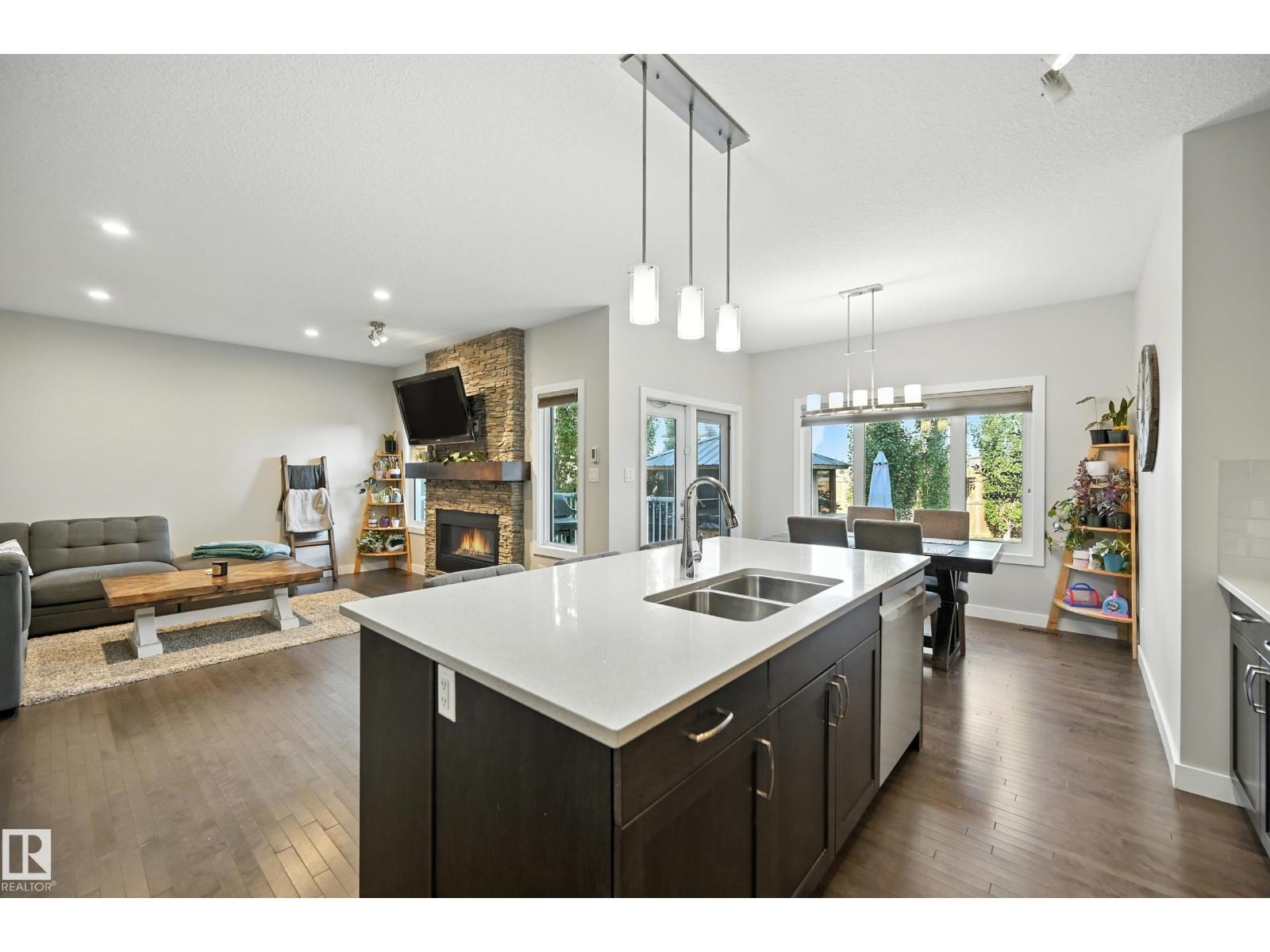Photo 18 of 16640 14 Av Sw, Edmonton AB