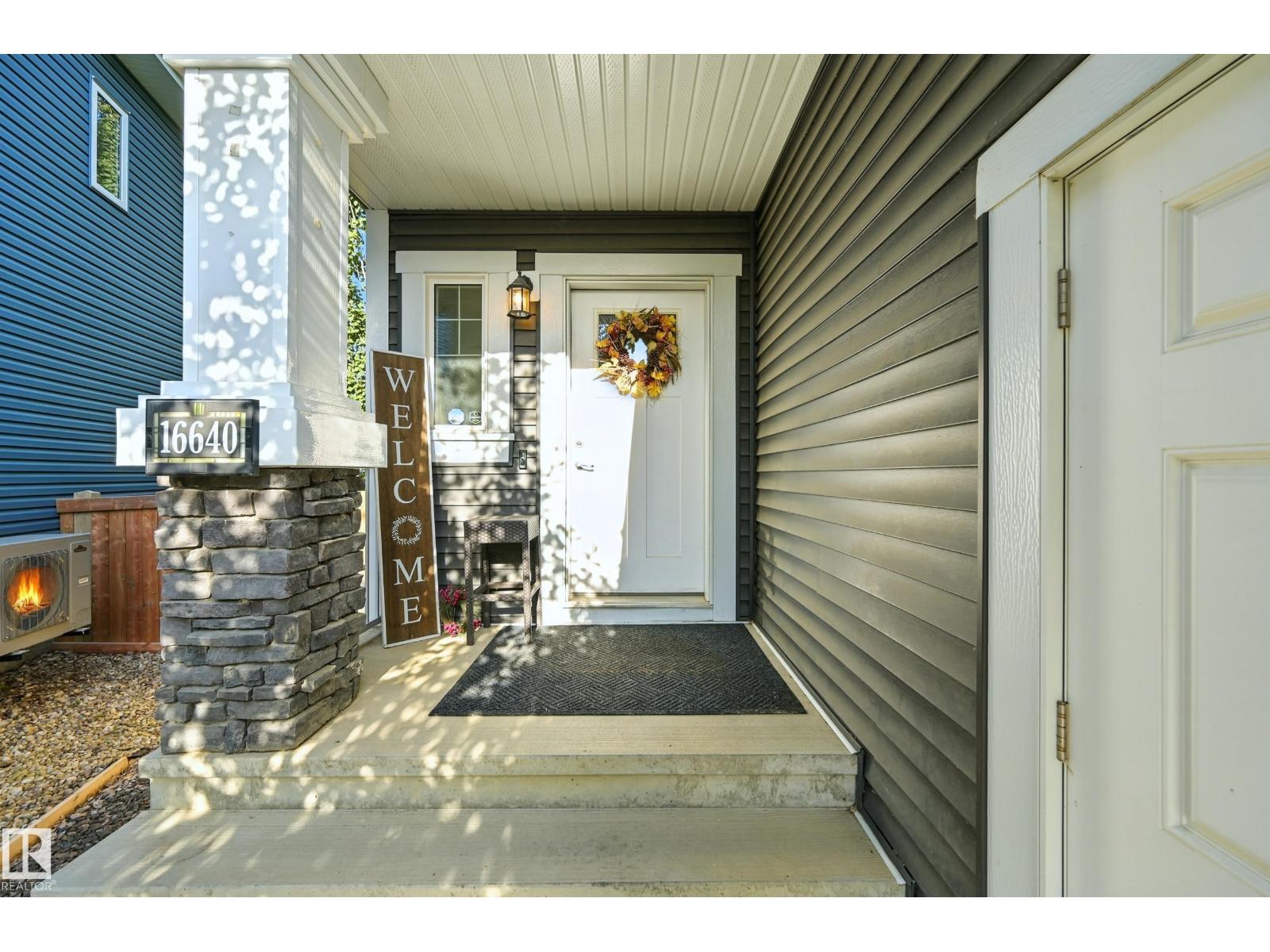 Photo 9 of 16640 14 Av Sw, Edmonton AB