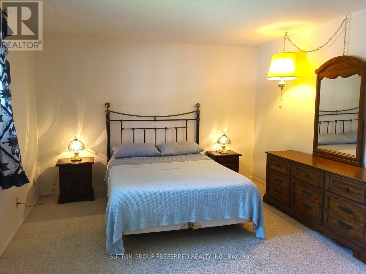 Photo 12 of 566 Albert Boulevard, St Clair ON