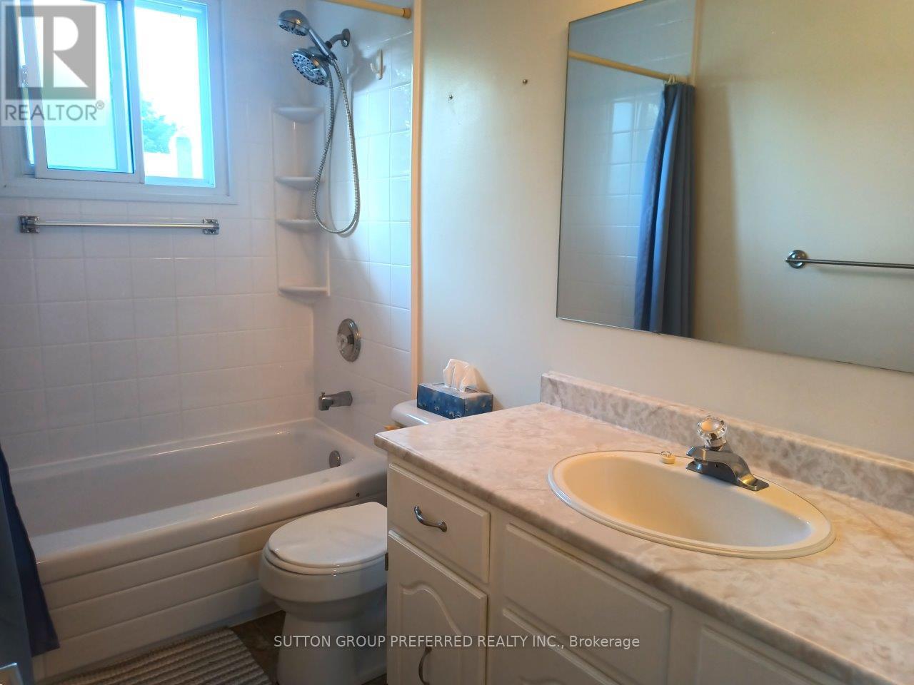 Photo 13 of 566 Albert Boulevard, St Clair ON