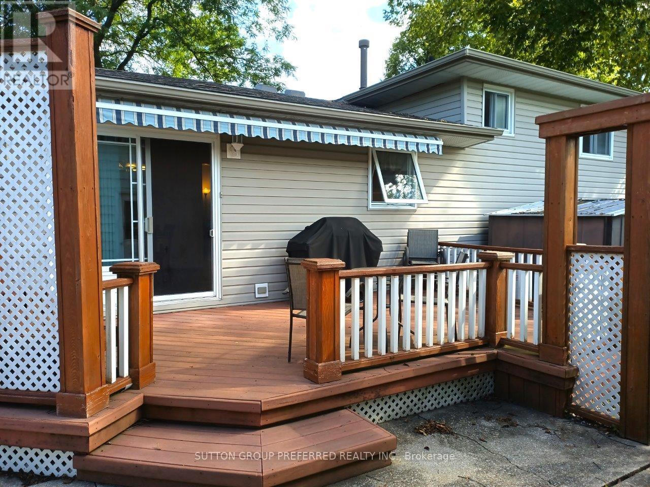 Photo 9 of 566 Albert Boulevard, St Clair ON