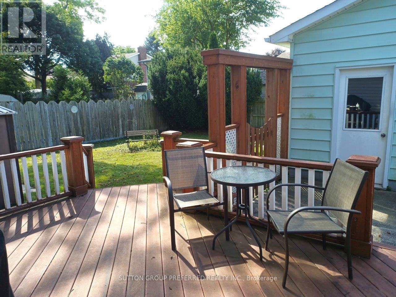 Photo 22 of 566 Albert Boulevard, St Clair ON