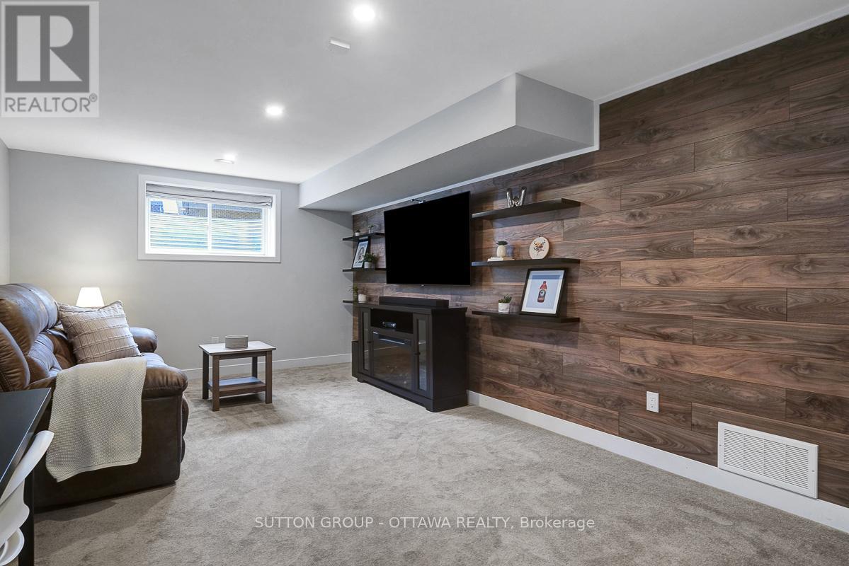 Photo 5 of 4949 Abbott Street E, Ottawa ON