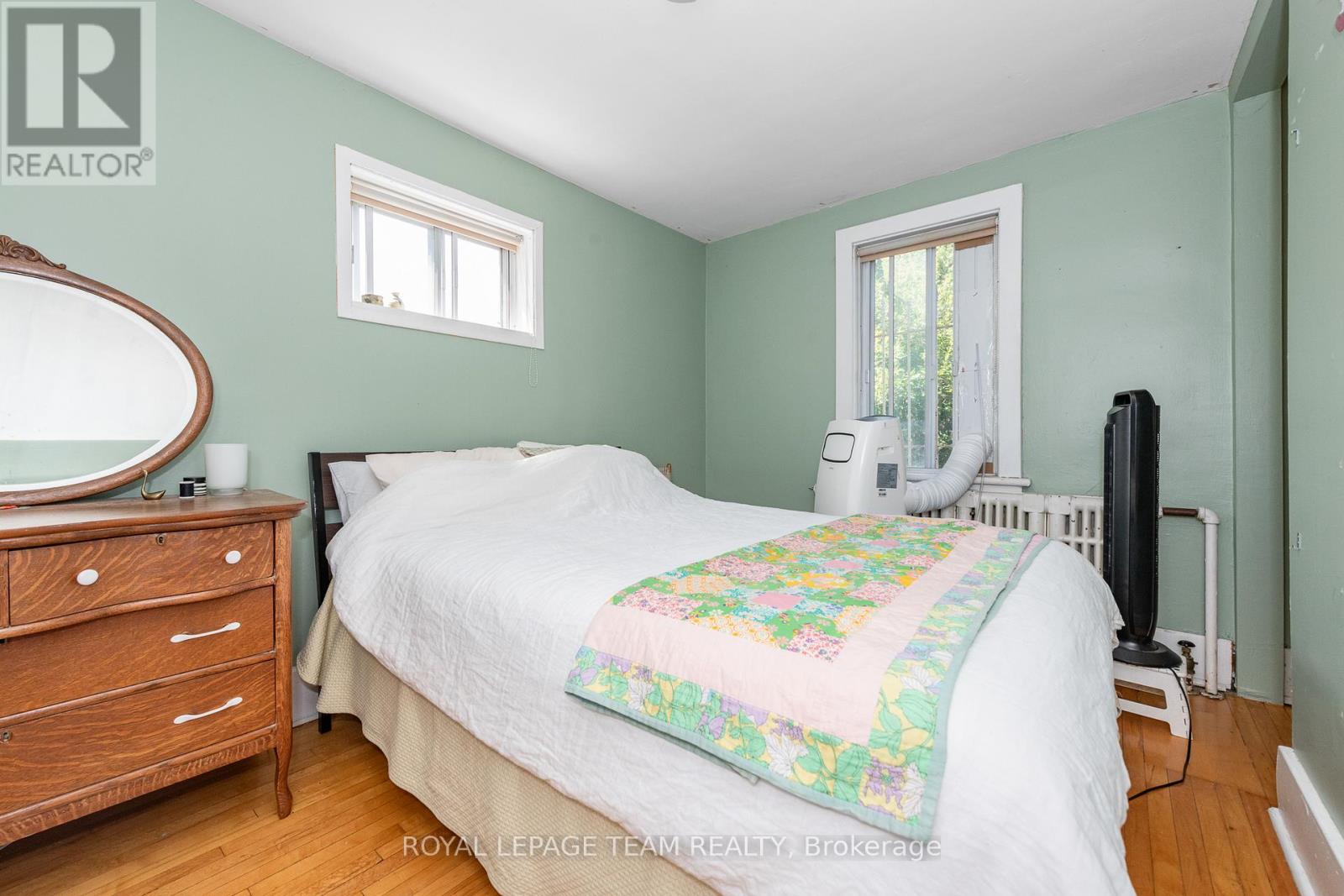 Photo 20 of 721 Cooper Street, Ottawa ON