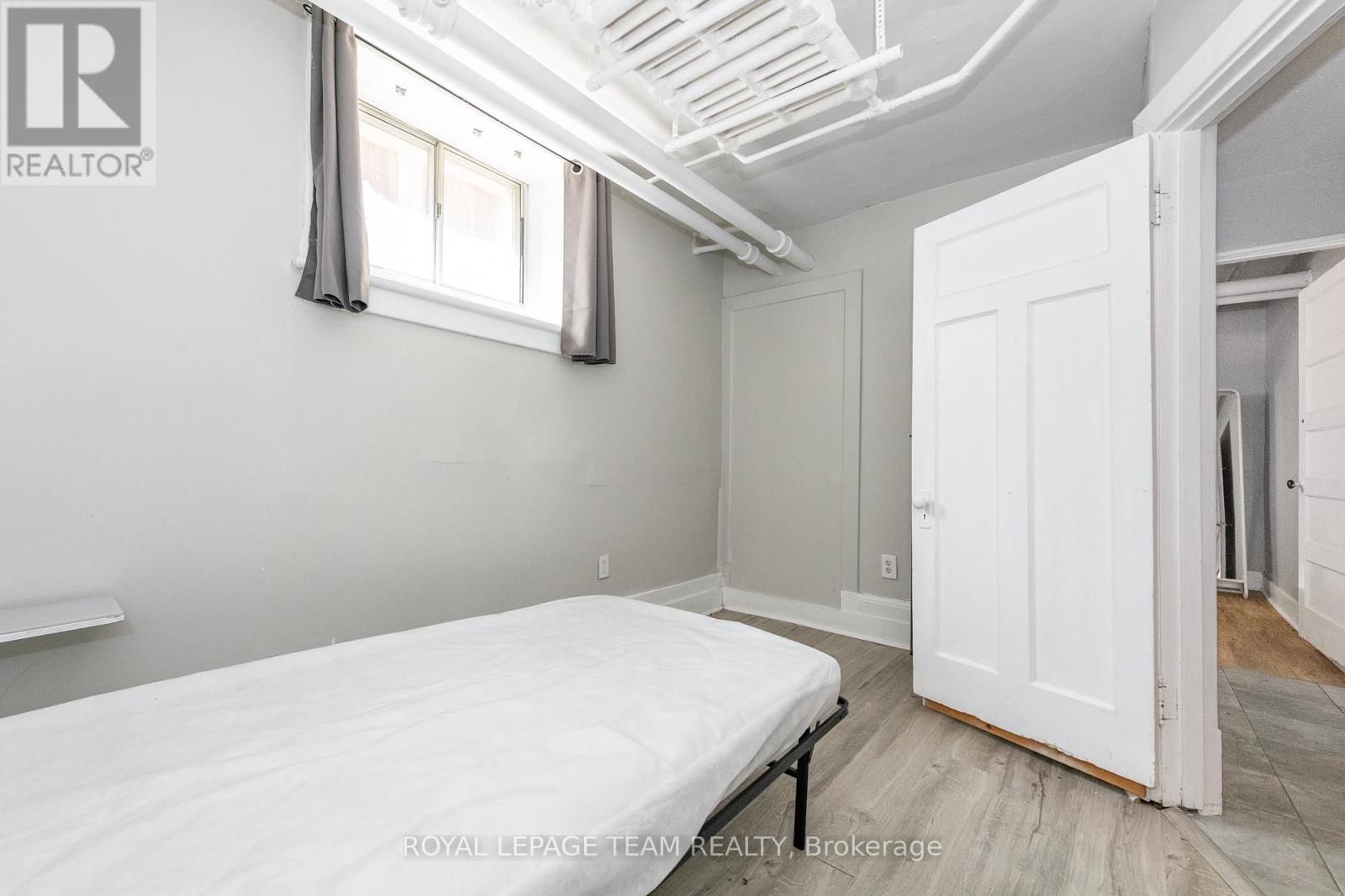 Photo 23 of 721 Cooper Street, Ottawa ON