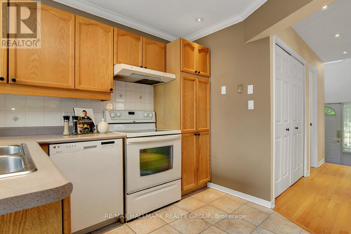 Photo 5 of 1166 Ambercrest Street, Ottawa ON
