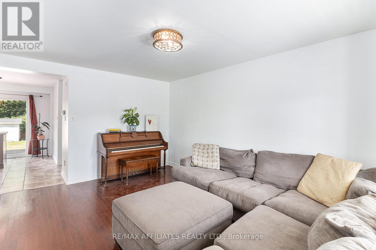 Photo 27 of 34 Oasis Street, The Nation ON