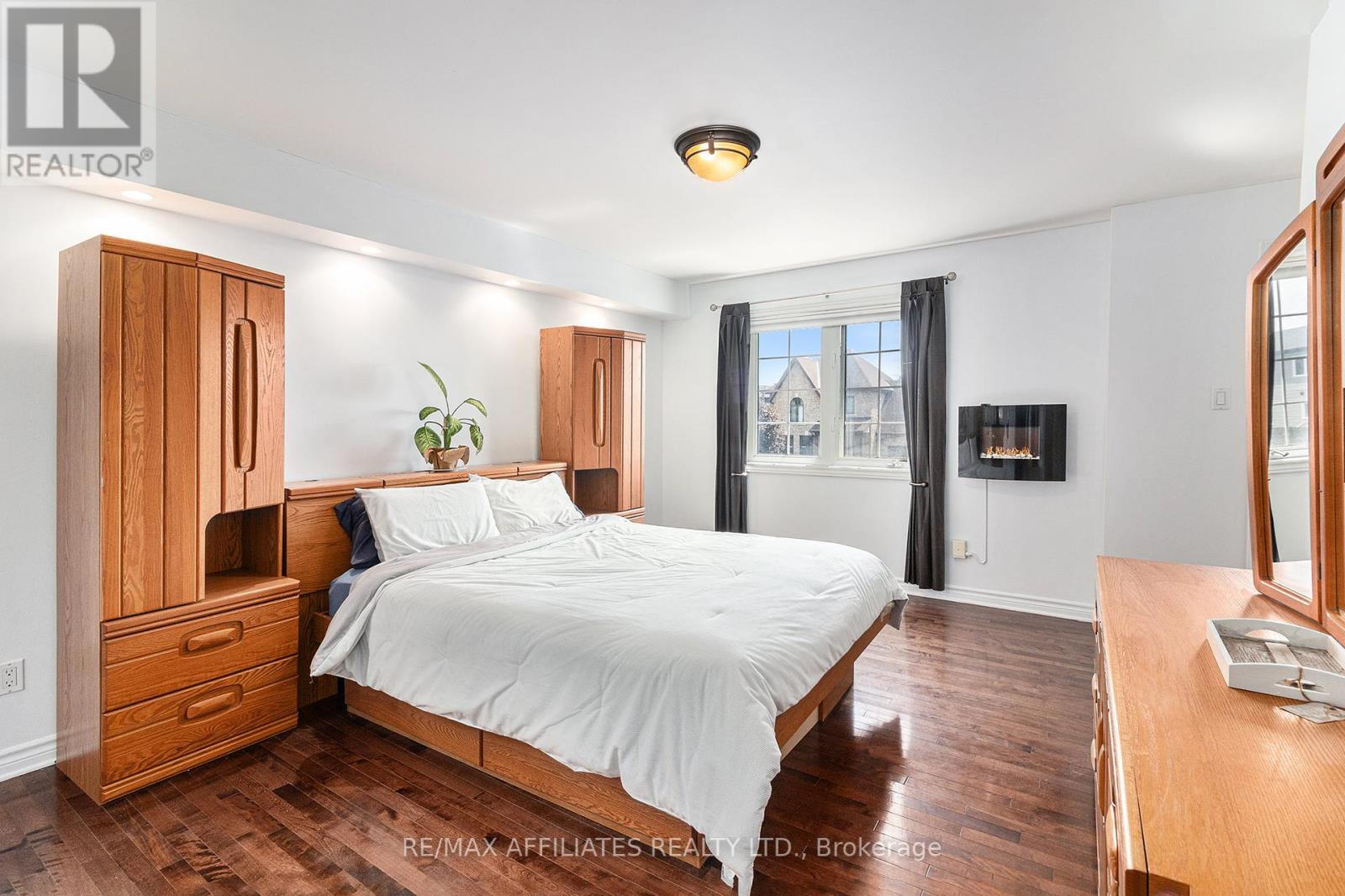 Photo 5 of 34 Oasis Street, The Nation ON