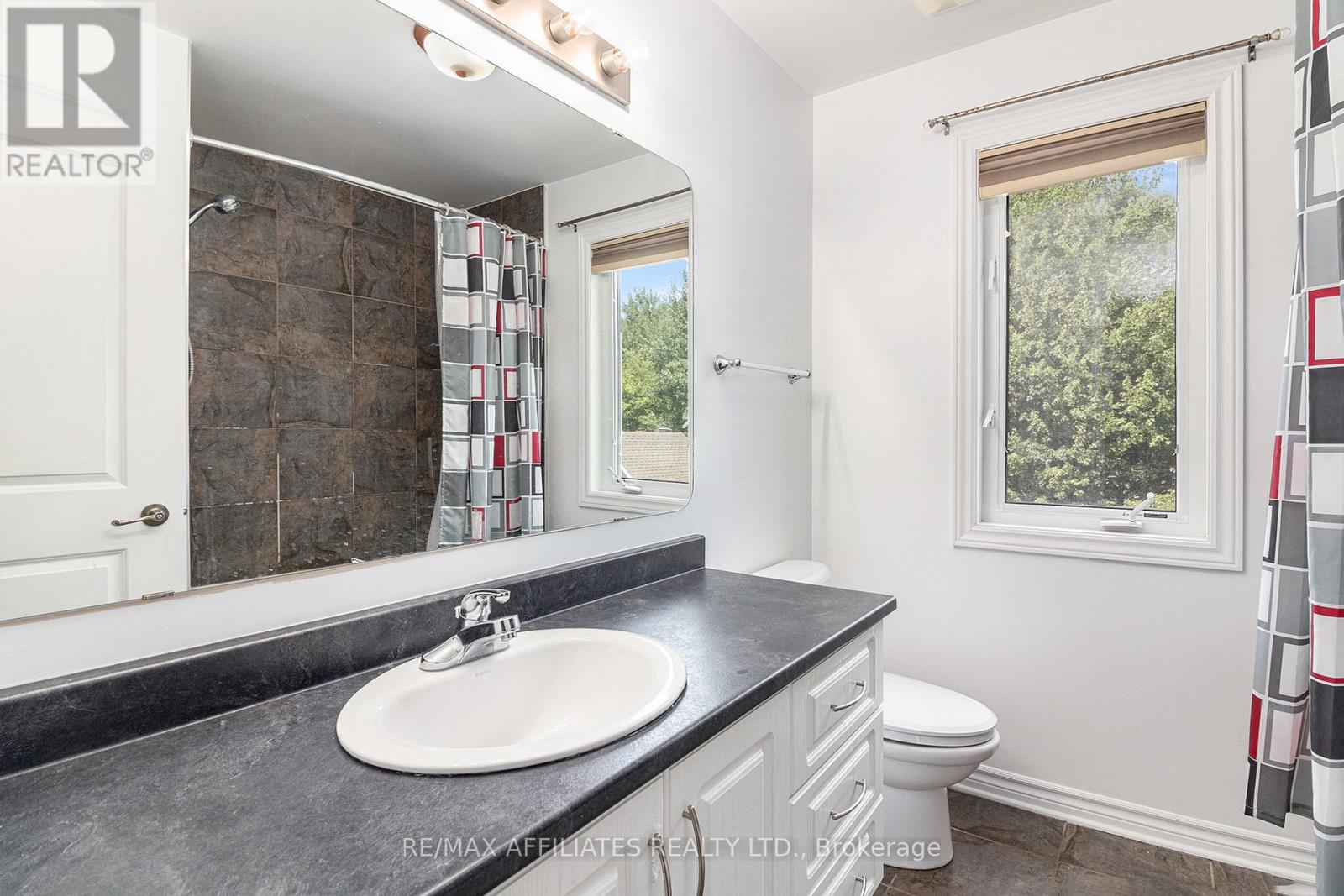 Photo 19 of 34 Oasis Street, The Nation ON