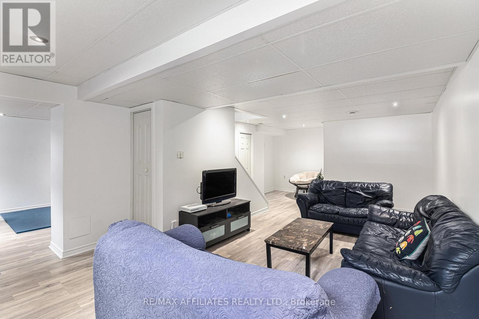 Photo 8 of 34 Oasis Street, The Nation ON