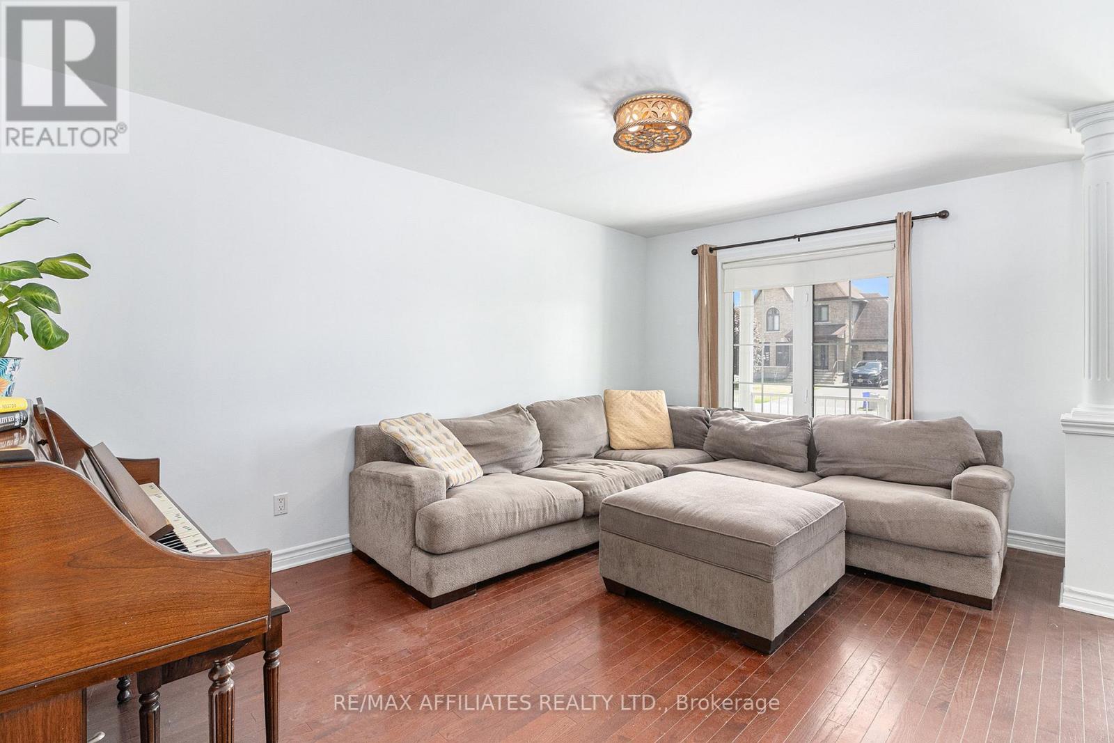 Photo 12 of 34 Oasis Street, The Nation ON