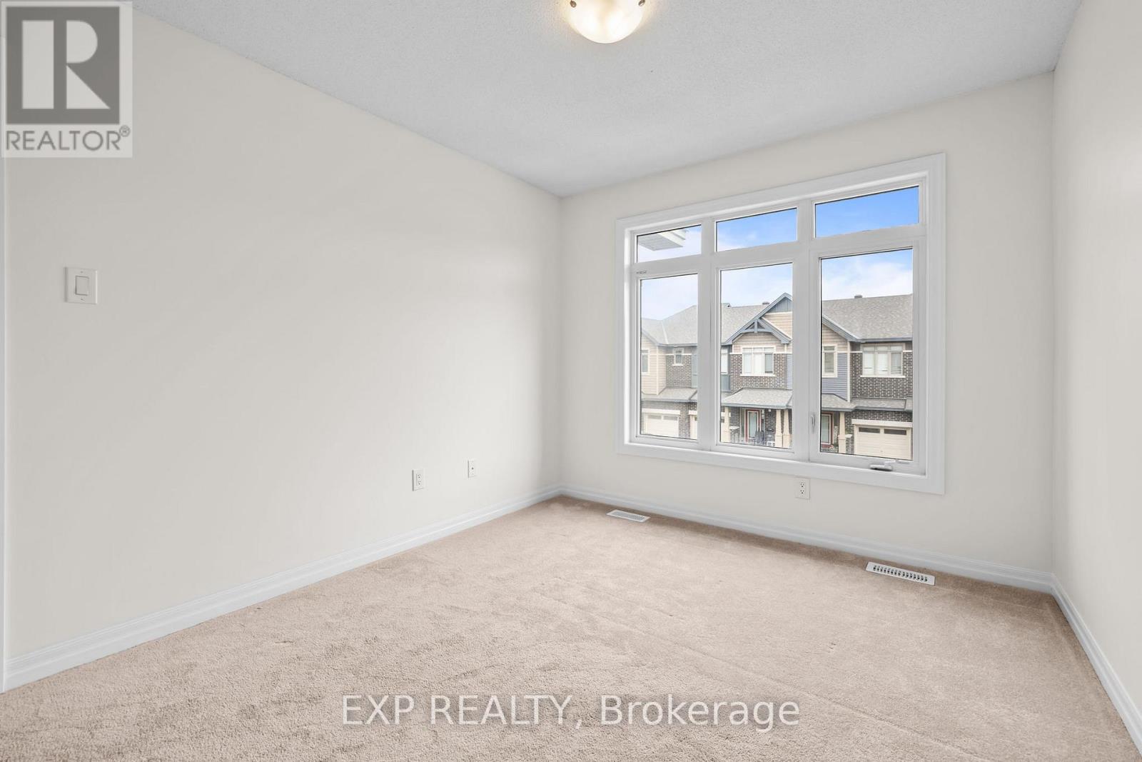 Photo 9 of 157 Overberg Way, Ottawa ON