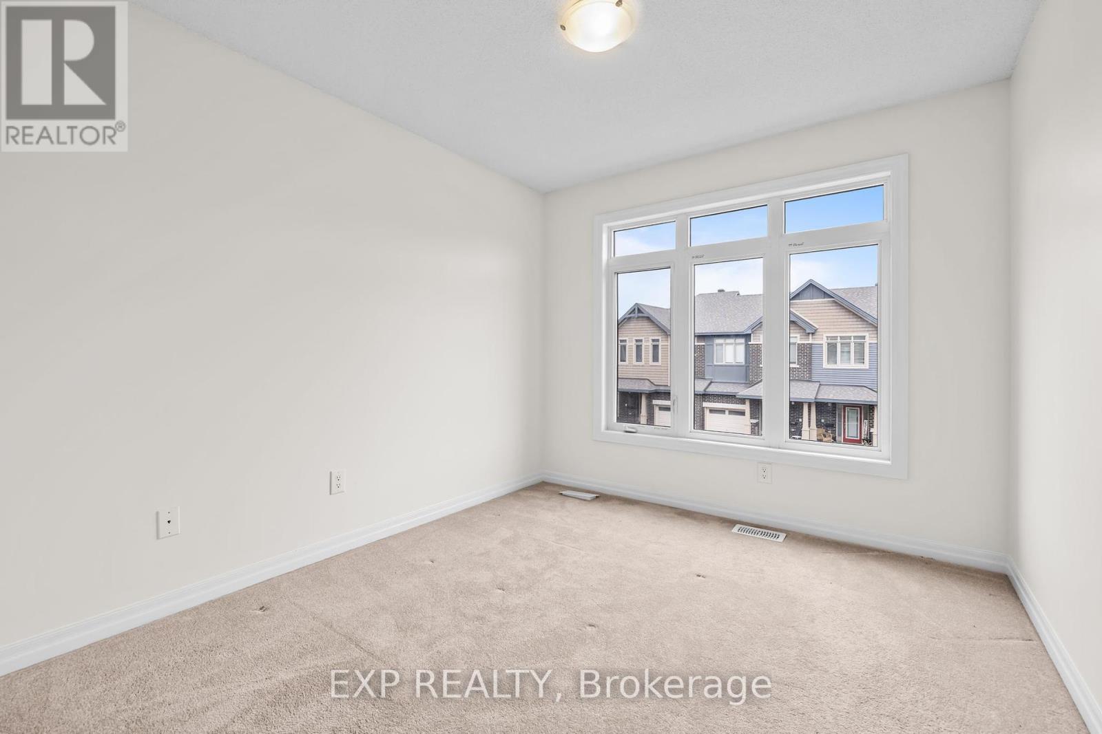 Photo 12 of 157 Overberg Way, Ottawa ON