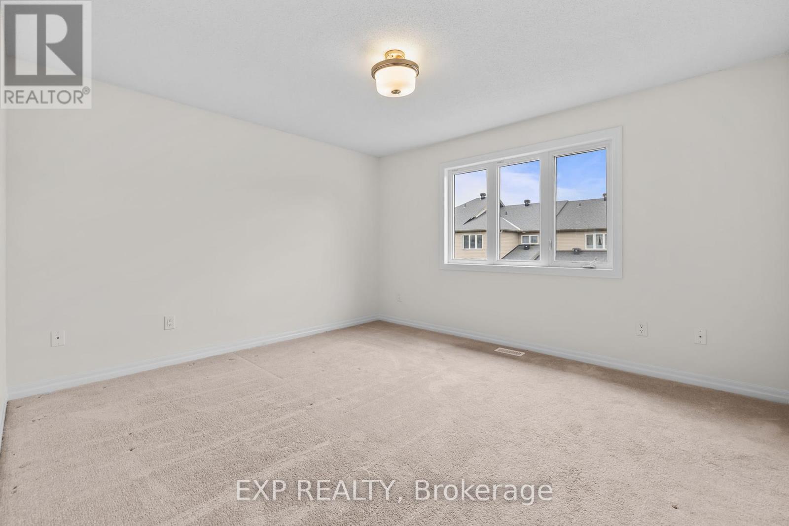 Photo 27 of 157 Overberg Way, Ottawa ON