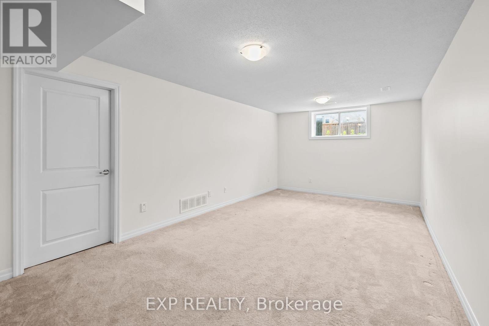 Photo 10 of 157 Overberg Way, Ottawa ON