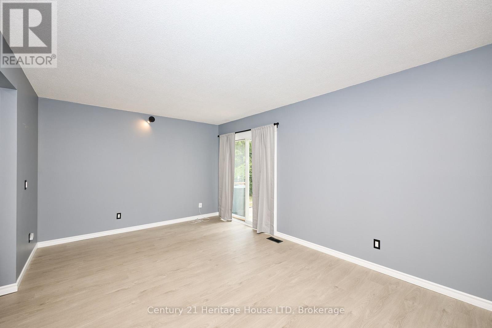 Photo 10 of 36 Dodds Court Court, Fort Erie ON
