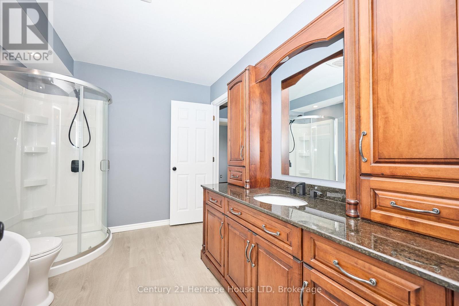 Photo 17 of 36 Dodds Court Court, Fort Erie ON
