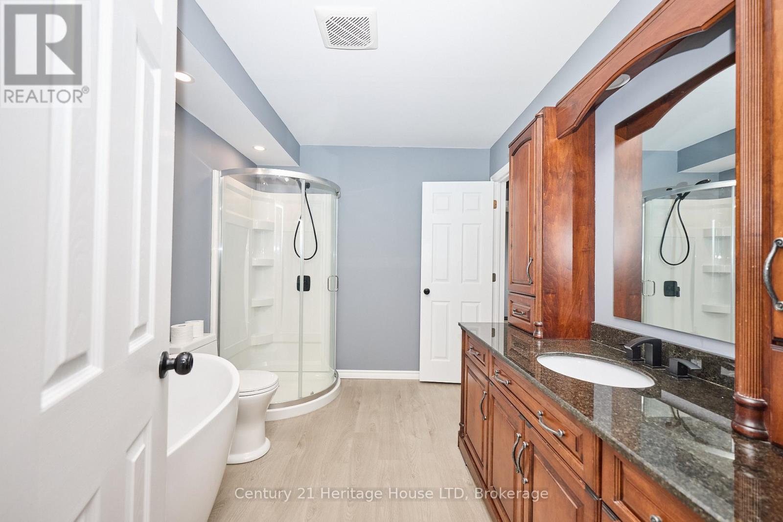 Photo 18 of 36 Dodds Court Court, Fort Erie ON
