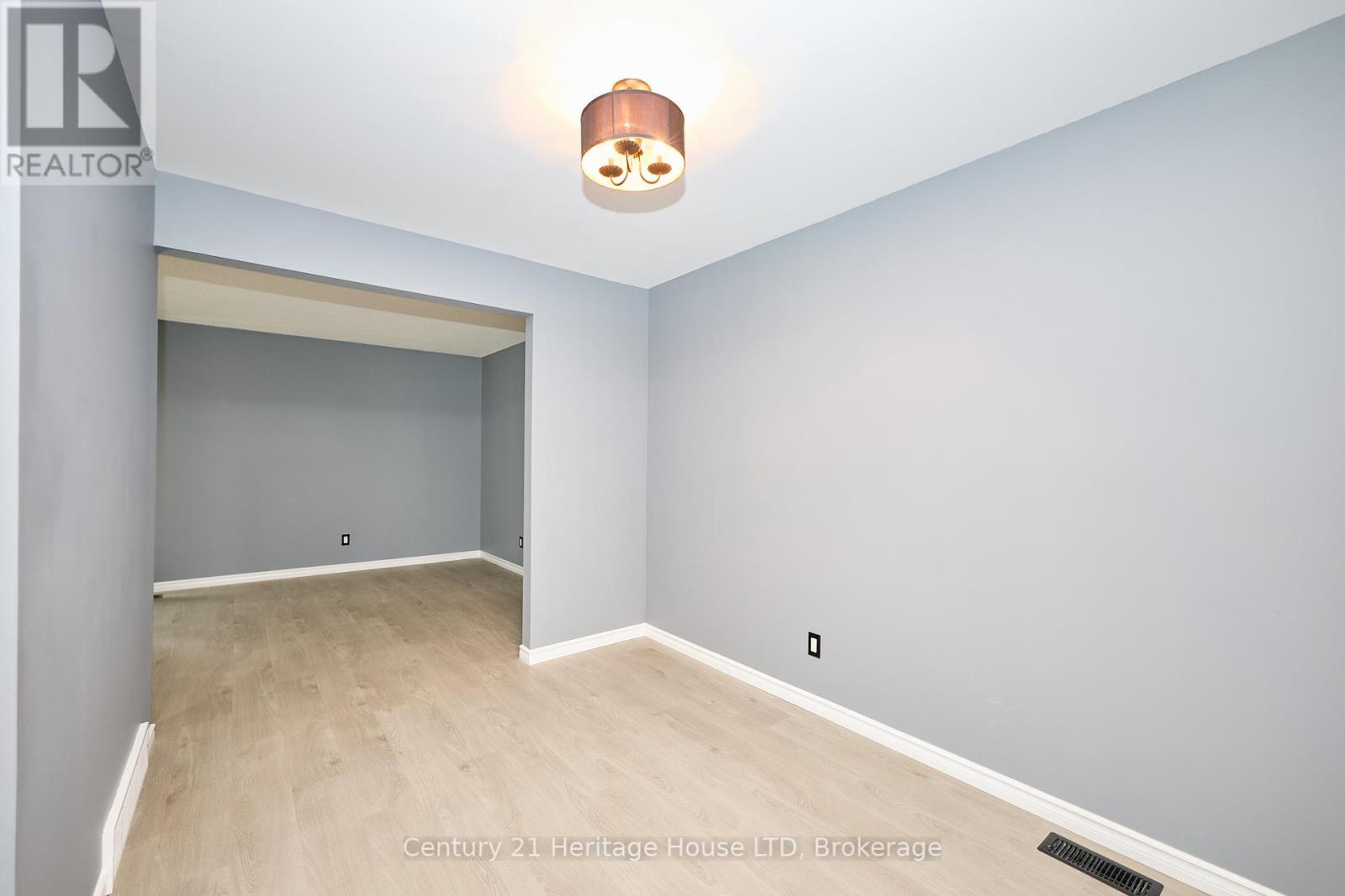 Photo 7 of 36 Dodds Court Court, Fort Erie ON