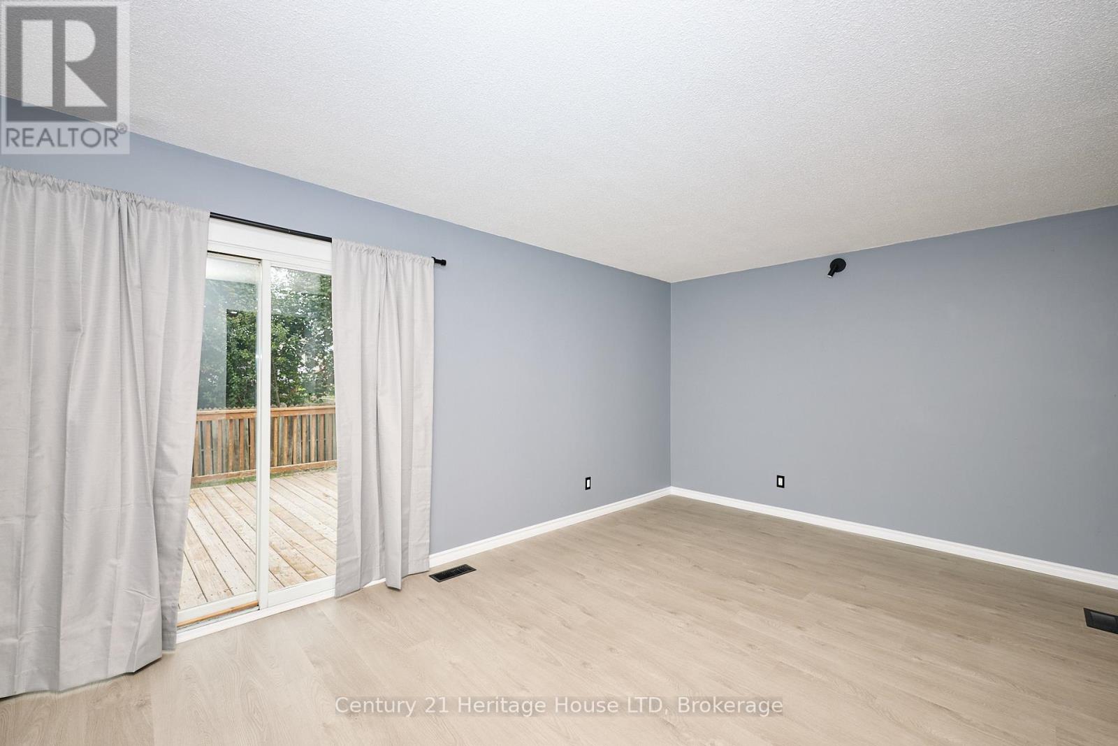 Photo 8 of 36 Dodds Court Court, Fort Erie ON