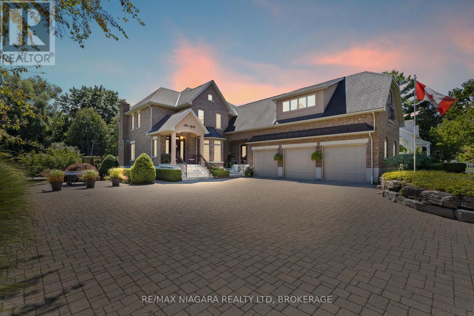 Photo 2 of 380 Nassau Street, Niagaraonthelake ON