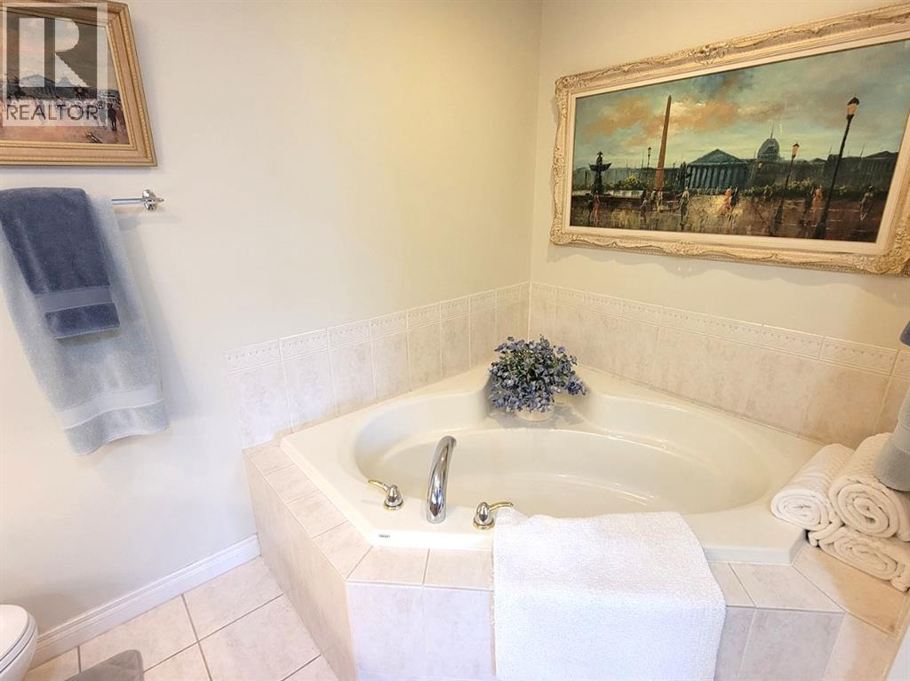 Single Family House for Sale in    Avenue SW Erlton Calgary 