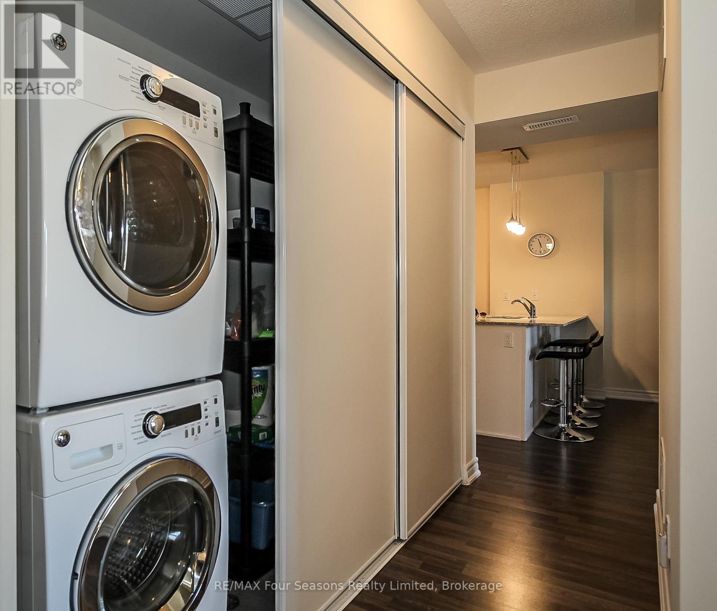 Photo 1 of 207 5 Anchorage Crescent, Collingwood ON