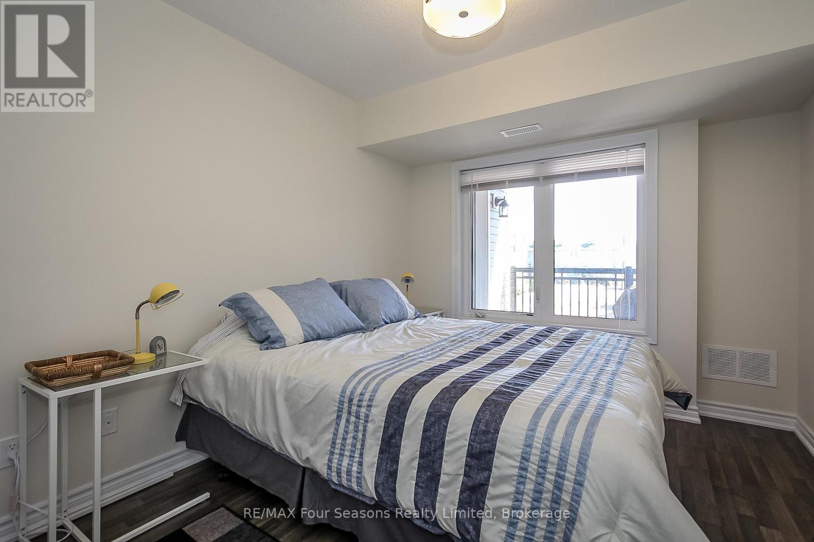 Photo 17 of 207 5 Anchorage Crescent, Collingwood ON
