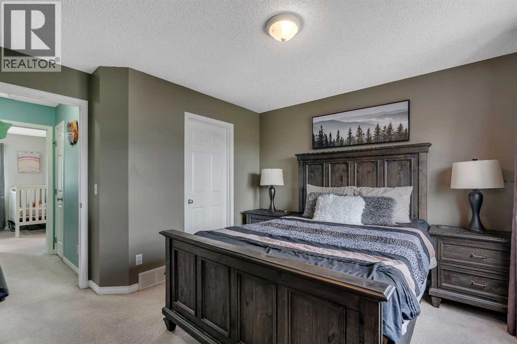 Single Family House 4 Level for Sale in  Copperfield Lane SE Copperfield Calgary 
