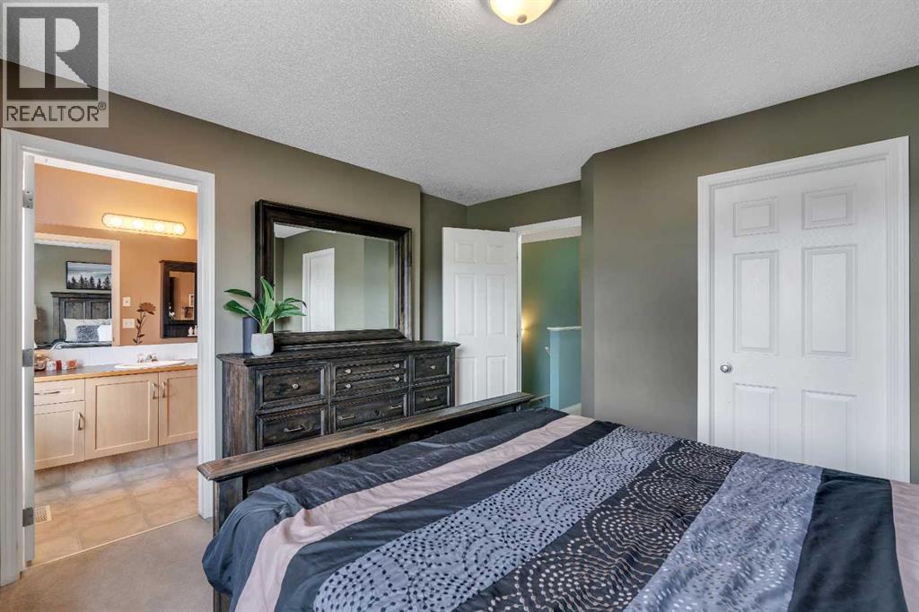 Single Family House 4 Level for Sale in  Copperfield Lane SE Copperfield Calgary 