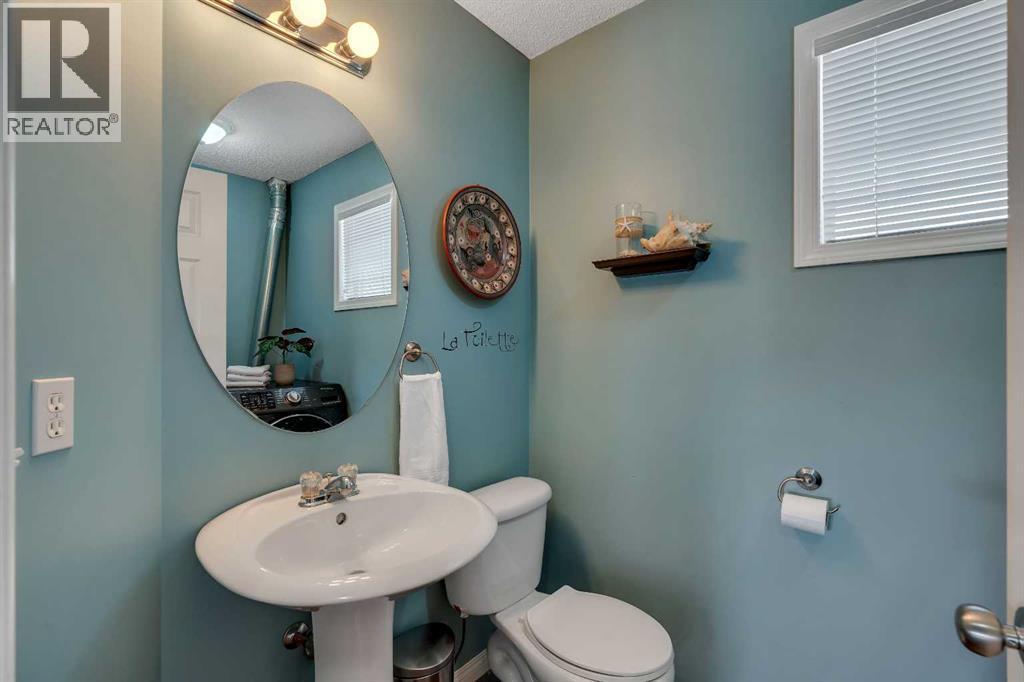 Single Family House 4 Level for Sale in  Copperfield Lane SE Copperfield Calgary 