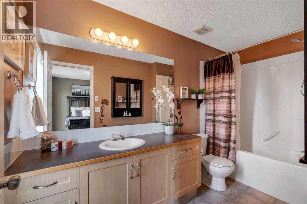 Single Family House 4 Level for Sale in  Copperfield Lane SE Copperfield Calgary 