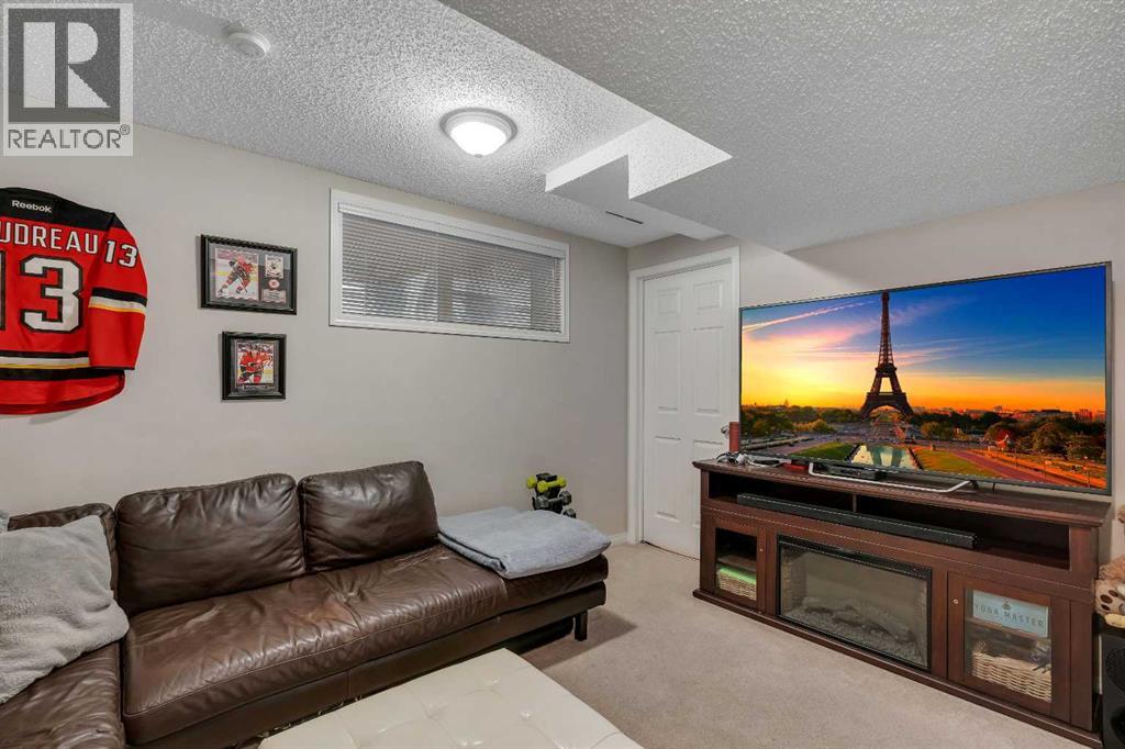 Single Family House 4 Level for Sale in  Copperfield Lane SE Copperfield Calgary 