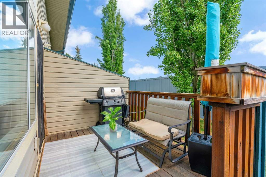 Single Family House 4 Level for Sale in  Copperfield Lane SE Copperfield Calgary 