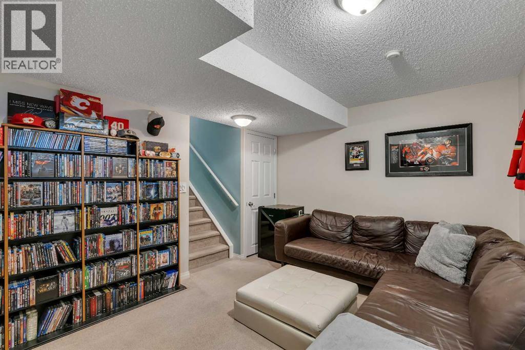 Single Family House 4 Level for Sale in  Copperfield Lane SE Copperfield Calgary 