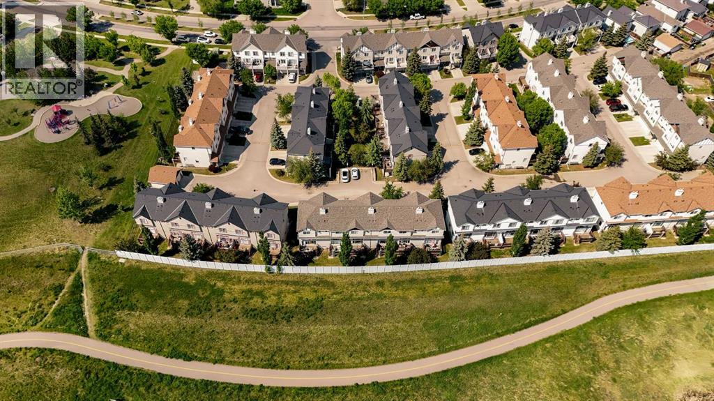 Single Family House 4 Level for Sale in  Copperfield Lane SE Copperfield Calgary 