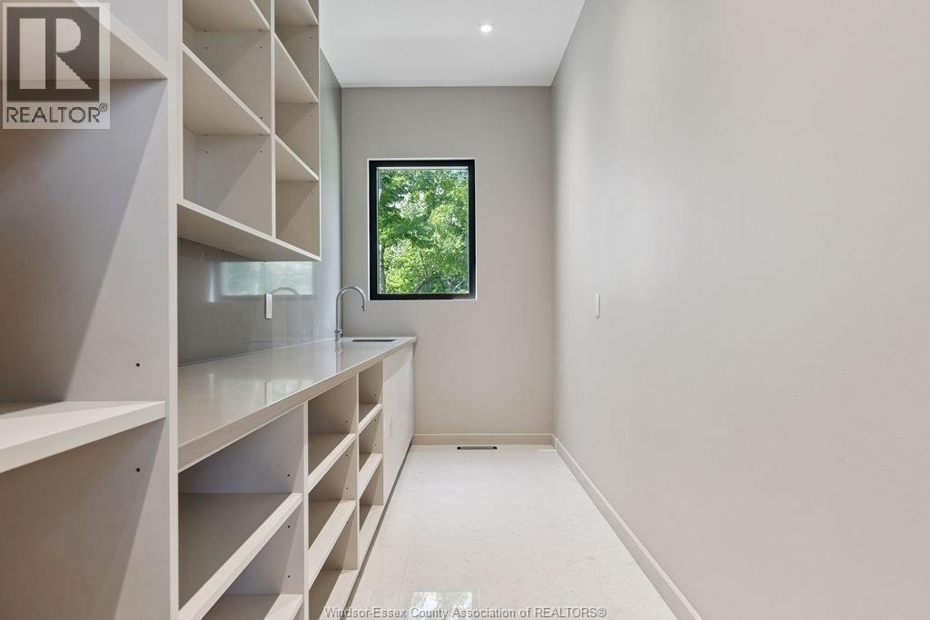 Photo 15 of 152 Grandview Avenue, Kingsville ON