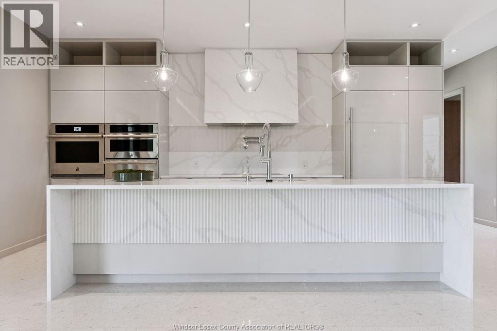 Photo 9 of 152 Grandview Avenue, Kingsville ON