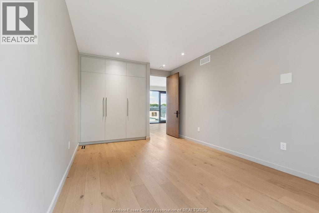 Photo 33 of 152 Grandview Avenue, Kingsville ON