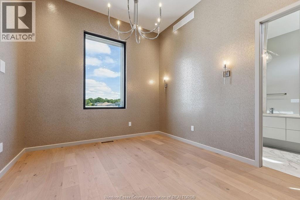 Photo 36 of 152 Grandview Avenue, Kingsville ON