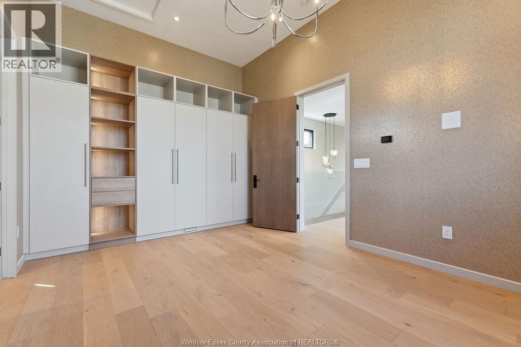 Photo 37 of 152 Grandview Avenue, Kingsville ON