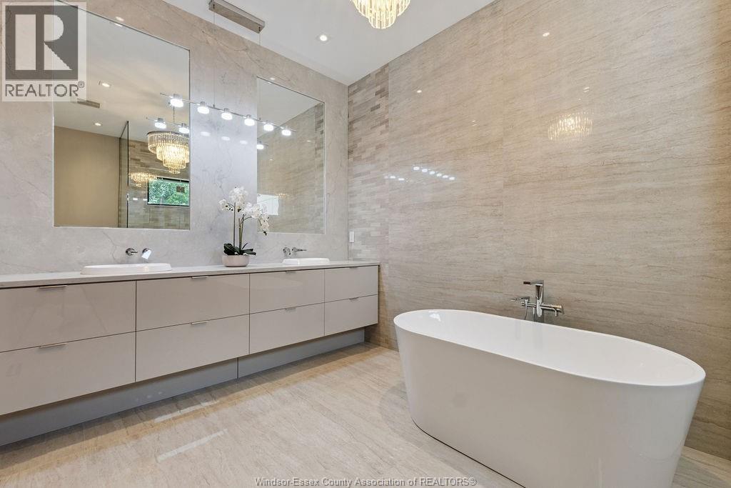 Photo 20 of 152 Grandview Avenue, Kingsville ON