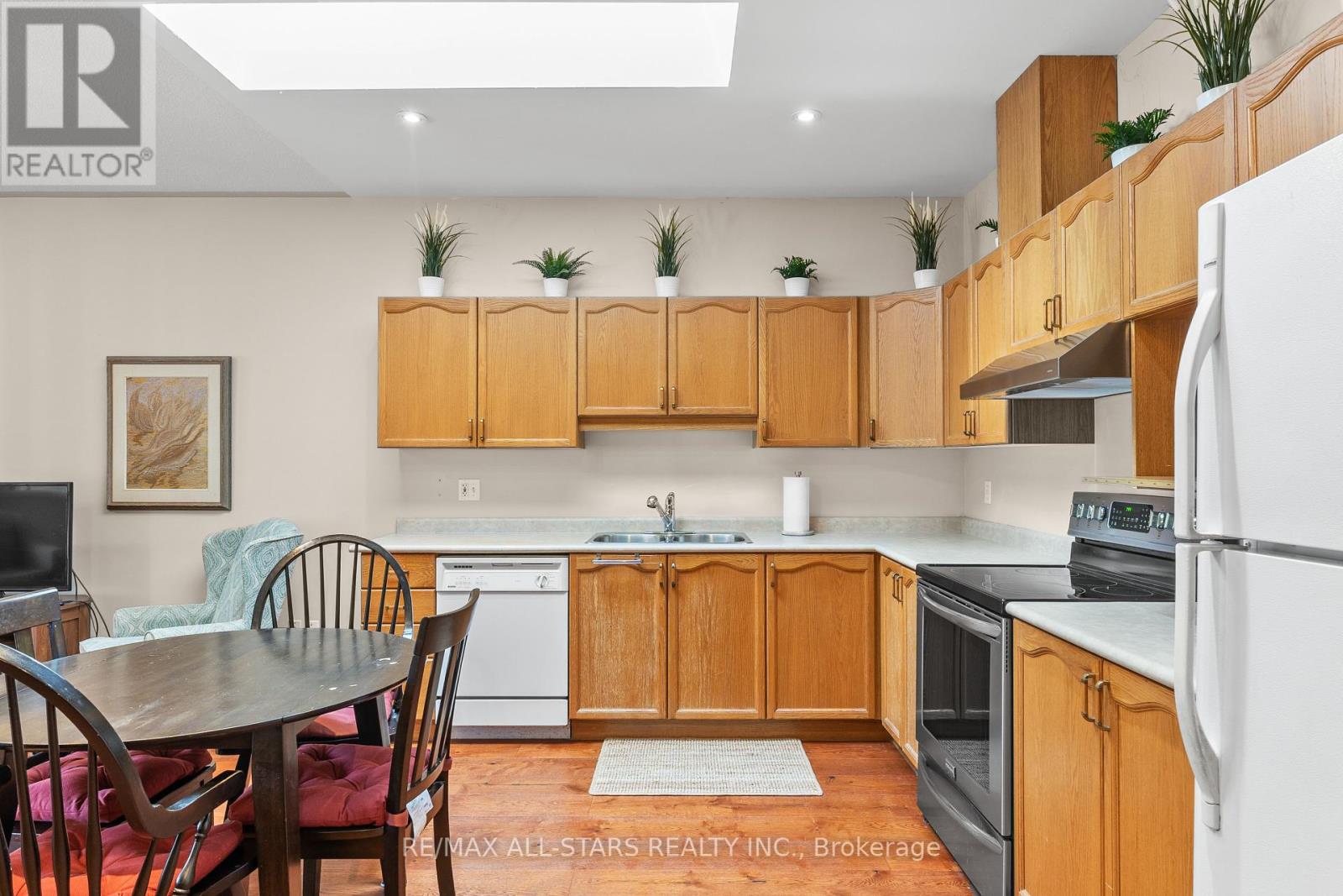 Photo 39 of 11 111 Colborne Street, Kawartha Lakes ON